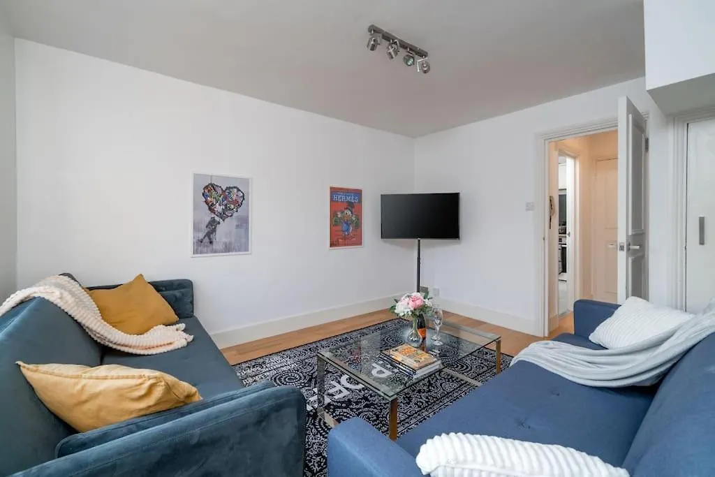 New 4Bd Stylish Apartment With Amazing Transport لندن