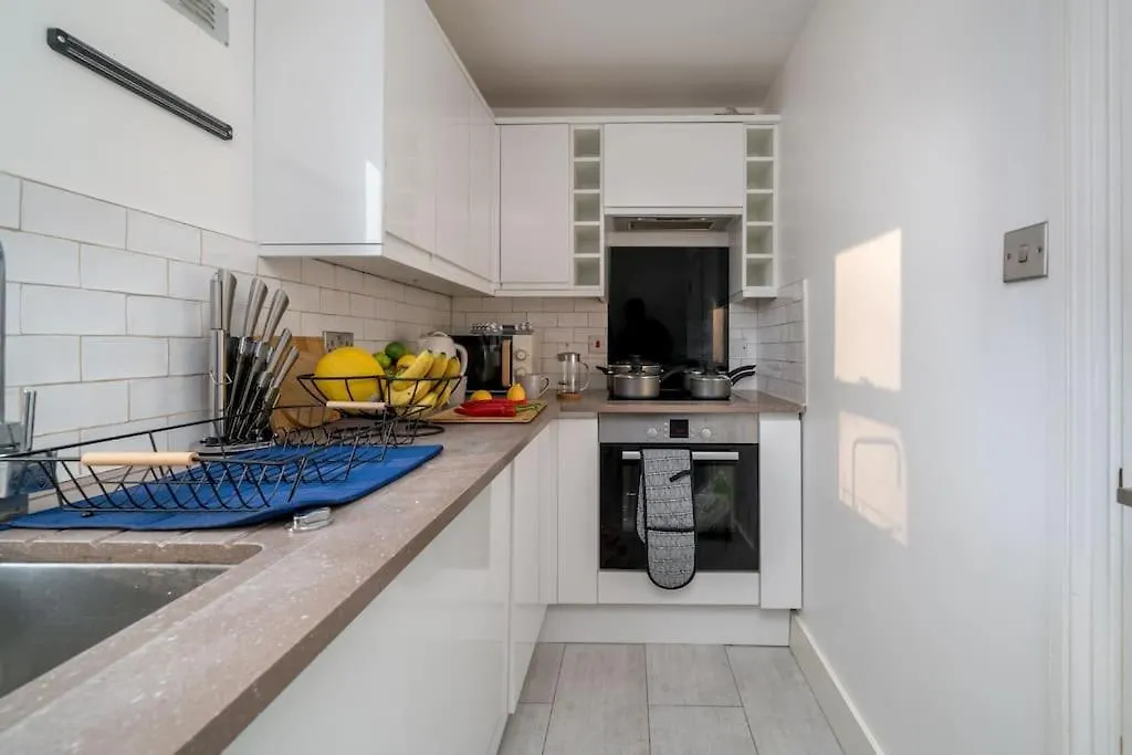 New 4Bd Stylish Apartment With Amazing Transport لندن 0*,