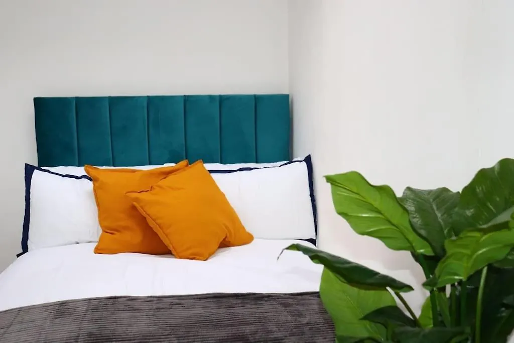 New 4Bd Stylish Apartment With Amazing Transport London