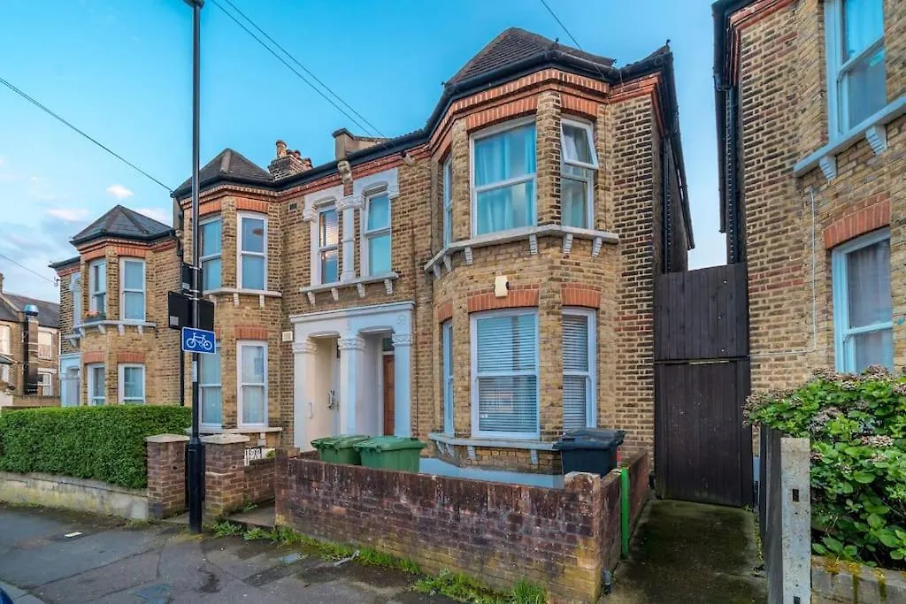 New 4Bd Stylish Apartment With Amazing Transport London United Kingdom